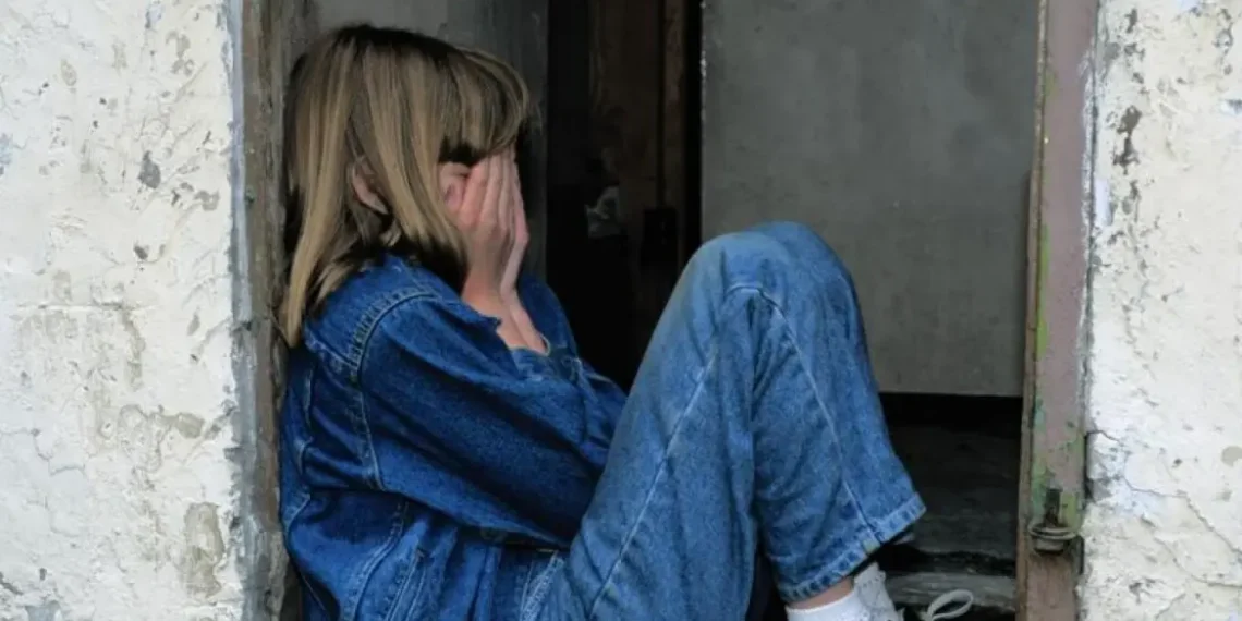 Θεσσαλονίκη: Αναζητούνται δύο ανήλικες για ξυλοδαρμό 15χρονης – Της έριξαν γροθιά στο μάτι