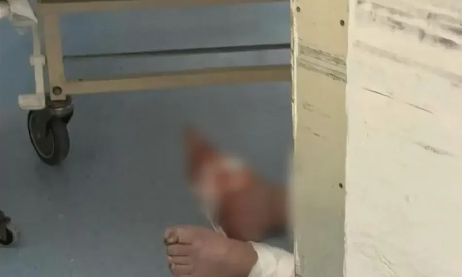 Θεσσαλονίκη: ΕΔΕ για τον 82χρονο που ήταν πεσμένος για ώρες στο πάτωμα του νοσοκομείου «Άγιος Παύλος»