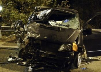 Τραγωδία στη Δυτ. Θεσσαλονίκη: Ένας νεκρός σε τροχαίο – Το όχημά του καρφώθηκε σε πινακίδα, δέντρα και κολώνα