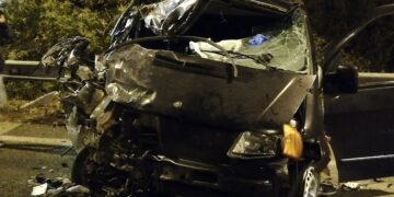Τραγωδία στη Δυτ. Θεσσαλονίκη: Ένας νεκρός σε τροχαίο – Το όχημά του καρφώθηκε σε πινακίδα, δέντρα και κολώνα
