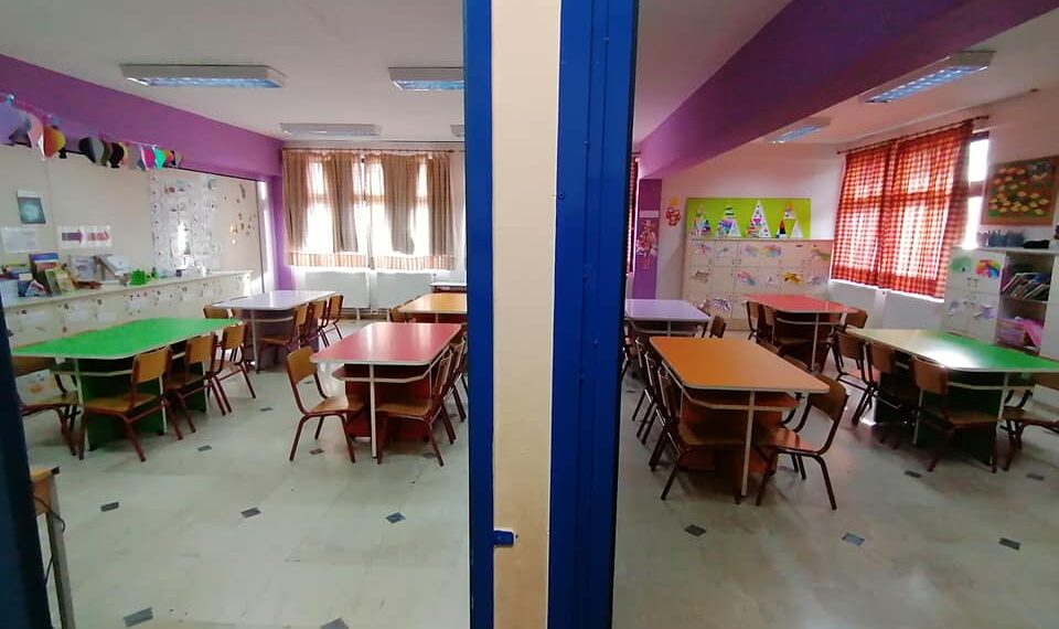 Η «μεταμόρφωση» ενός δημοτικού σχολείου στον Εύοσμο – Μπαίνει χρώμα στη ζωή των μαθητών