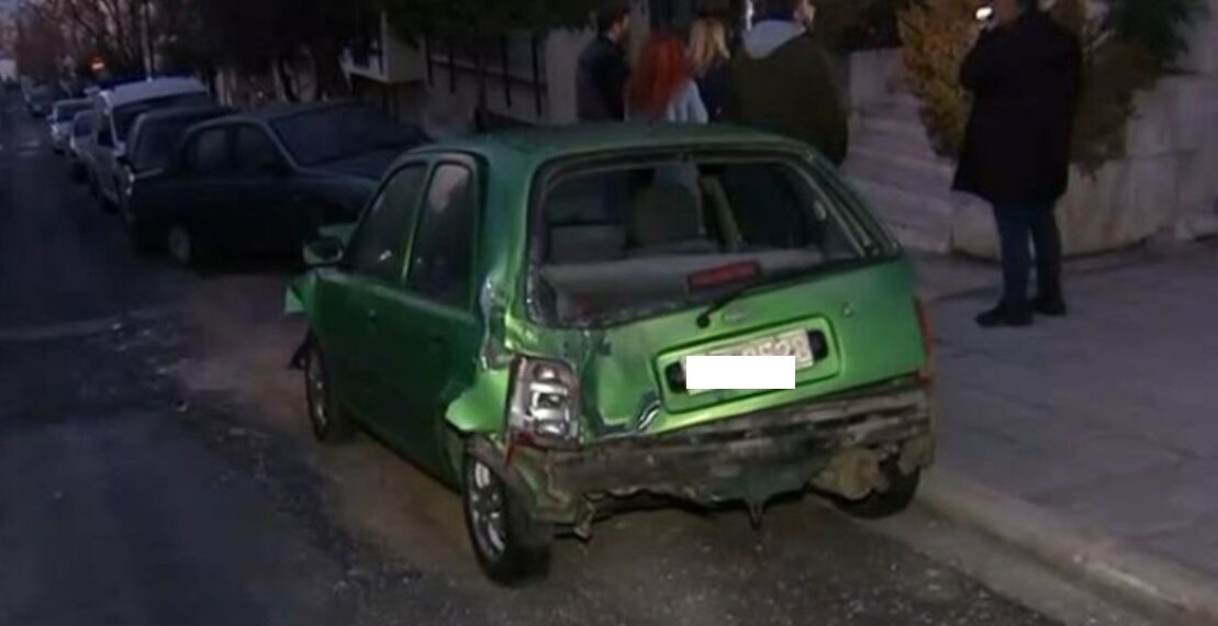 Θεσσαλονίκη: Λεωφορείο του ΟΑΣΘ έπεσε πάνω σε σταθμευμένα οχήματα (φωτο & video)