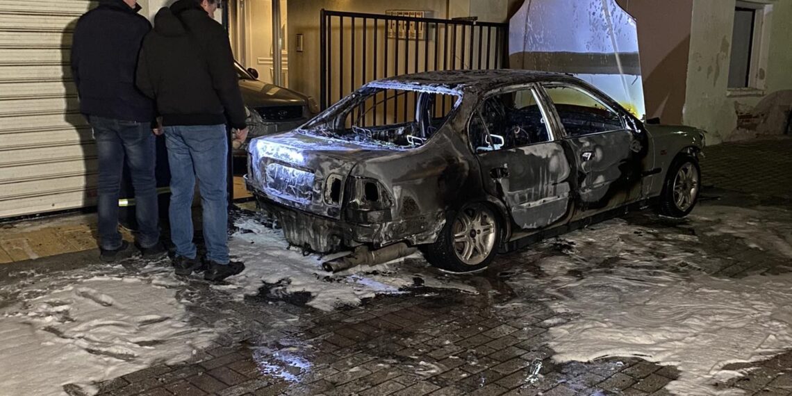 Αυτοκίνητο τυλίχθηκε στις φλόγες στον Εύοσμο