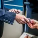 Θεσσαλονίκη: Κινέζοι παράνομοι μετανάστες έφτασαν με ΚΤΕΛ – Το σχέδιο του 23χρονου Πακιστανού διακινητή