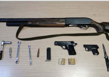 Θεσσαλονίκη: Συνελήφθη 38χρονος με αδυναμία στις… μπαταρίες οχημάτων- Τα όπλα, οι 22 κλοπές και τα 1.200 λίτρα πετρέλαιο (φωτο)