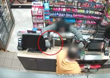 Ληστεία σε ψιλικατζίδικο στη Θεσσαλονίκη – Απείλησαν με όπλο τον υπάλληλο – Τον ψέκασαν με σπρέι πιπεριού (video)