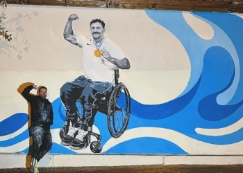 Θεσσαλονίκη: Ο χρυσός Αντώνης Τσαπατάκης έγινε τοιχογραφία σε Δημοτικό Σχολείο του Ευόσμου