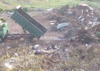 Θεσσαλονίκη: Αντιδήμαρχος και δημοτικός υπάλληλος πετούσαν μπάζα σε προστατευμένη περιοχή