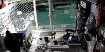 Εύοσμος: Βίντεο-ντοκουμέντο με τη διάρρηξη σε κατάστημα χρωμάτων