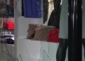Εύοσμος: Διάρρηξη σε κατάστημα ρούχων – Πέταξε τα ρούχα για να ξεφύγει ο δράστης (video)