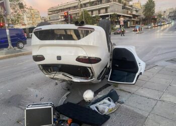 Εύοσμος: Απίστευτο τροχαίο – Το αυτοκίνητο αναποδογύρισε και ο οδηγός γελούσε στην κάμερα