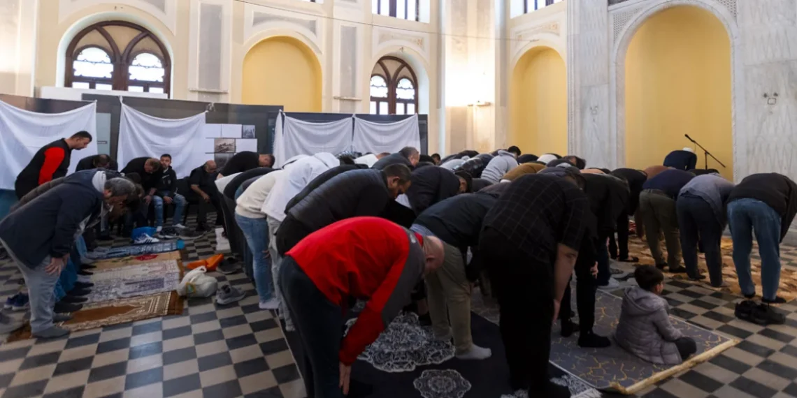 Θεσσαλονίκη: Άνοιξε το Γενί Τζαμί για το Ραμαζάνι μετά από 102 χρόνια – Δείτε βίντεο και φωτογραφίες