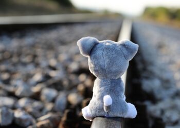 Σοκ στη Θεσσαλονίκη: Πήγαινε για ερωτικό μασάζ με την 10χρονη κόρη του και αποθήκευε στο κινητό της ακατάλληλα βίντεο