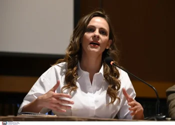 Στη Θεσσαλονίκη η Έφη Αχτσιόγλου – Θα εγκαινιάσει το εκλογικό κέντρο της Νέας Αριστεράς