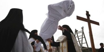 Μεγάλη Παρασκευή: Η ημέρα του απόλυτου πένθους για τη Χριστιανοσύνη