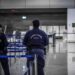 Θεσσαλονίκη: Χαμός στο αεροδρόμιο – Άργησε να πάει, χτυπούσε γραφεία για να περάσει