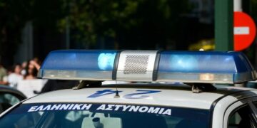 Θεσσαλονίκη: Σε διαθεσιμότητα ο αστυνομικός που κατηγορείται ότι προσπάθησε να λάβει αναρρωτική άδεια με ψευδείς ιατρικές γνωματεύσεις