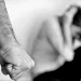 Θεσσαλονίκη: Πρώην στρατιωτικός κατηγορείται ότι κυνήγησε την αδερφή του με μαχαίρι και το πέταξε στην πλάτη της