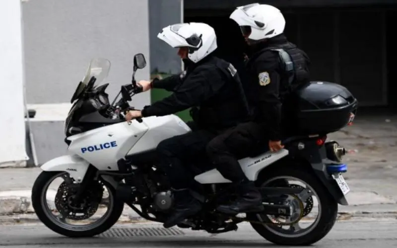 Θεσσαλονίκη: Έκλεψε σίδερα από μαγαζί με το… πάσο του και απείλησε να πατήσει με αμάξι τον διευθυντή