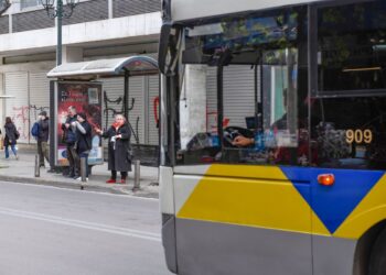 Θεσσαλονίκη: Αστικό λεωφορείο παρέσυρε πεζό – Τραυματίστηκαν επιβάτες