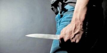 Θεσσαλονίκη: Τρόμος για γυναίκα στο σπίτι της – Ο πρώην της πήγε με μαχαίρι