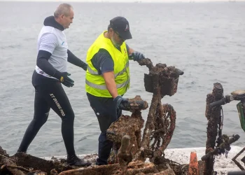 Δύτες καθάρισαν τον Θερμαϊκό και βρήκαν στον βυθό του από πατίνια, ποδήλατα μέχρι… μηχανάκι! – Δείτε φωτογραφίες