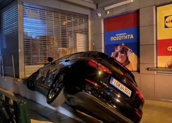 Σοβαρό τροχαίο τα ξημερώματα στην Εθνικής Αντιστάσεως