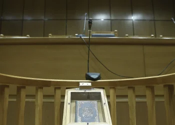 Θεσσαλονίκη: Απείλησε ότι θα σκοτώσει τη σύζυγό του επειδή δεν τον βοήθησε να… κουβαλήσει την τηλεόραση