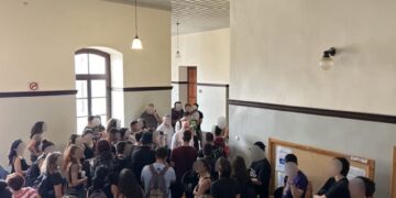 Θεσσαλονίκη: Τι λέει η ΕΛ.ΑΣ. για τη χθεσινή επιχείρηση στο ΑΠΘ μετά τον εγκλωβισμό του Πρύτανη στη Φιλοσοφική