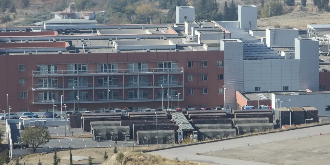 424 Στρατιωτικό Νοσοκομείο: «Έβαλα τη γυναίκα μου για εγχείρηση και μου έδωσαν μισό άνθρωπο»