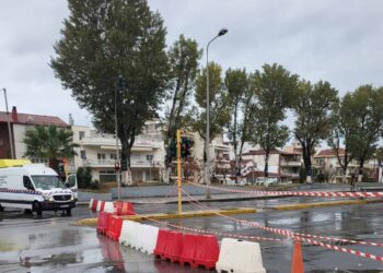 Διακοπή κυκλοφορίας στη γέφυρα Λεωφόρου Δενδροποτάμου – Υποχώρησε τμήμα