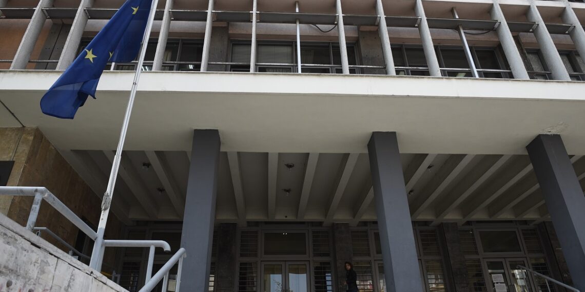 Θεσσαλονίκη: Προφυλακίστηκε ο 46χρονος που σκότωσε τη σύζυγό του και τραυμάτισε τον γιό της