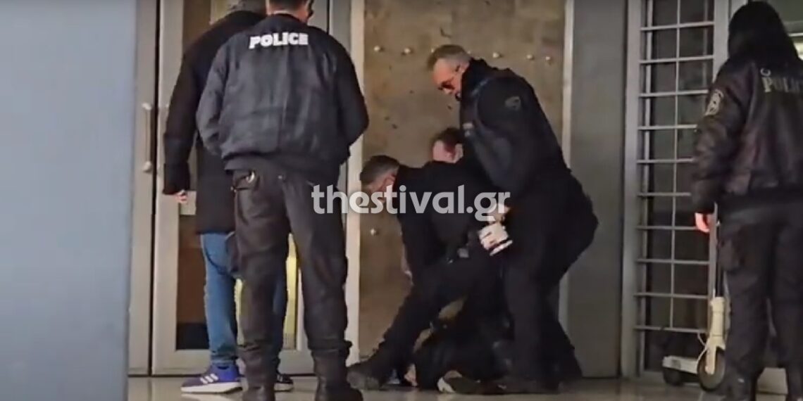 Θεσσαλονίκη: 40χρονος απειλούσε ότι θα ενεργοποιήσει εκρηκτικό μηχανισμό έξω από τα Δικαστήρια (video)