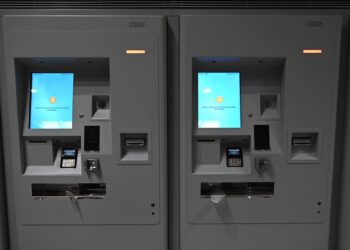 Μετρό Θεσσαλονίκης: Με εισιτήριο από αύριο και μόνο με μετρητά η έκδοση στα αυτόματα μηχανήματα