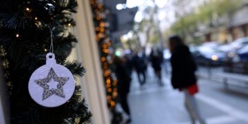 Θεσσαλονίκη: Ανοιχτά σήμερα τα εμπορικά καταστήματα- Αναλυτικά το εορταστικό ωράριο ενόψει Χριστουγέννων
