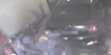 Θεσσαλονίκη: Ξυλοδαρμός υπαλλήλου βενζινάδικου, “Βράχηκε και έτυχε να του δώσω μια μπλούζα του Άρη, είναι Αφγανός και δεν ξέρει από ομάδες” (video)