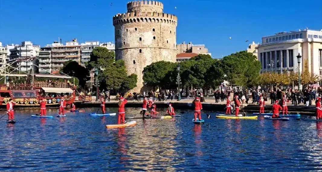 Θεσσαλονίκη: Ο Θερμαϊκός θα γεμίσει Άι Βασίληδες με Sup την Κυριακή