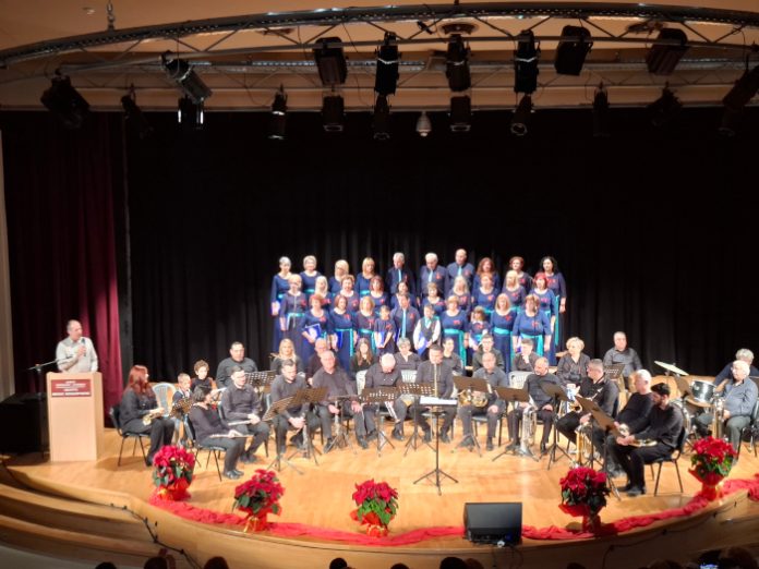 Εύοσμος: Δείτε την Χριστουγεννιάτικη Συναυλία που δόθηκε στο θέατρο «Μίκης Θεοδωράκης» (Bίντεο)