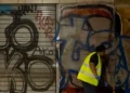 Εύοσμος: Χειροπέδες σε τρία άτομα που ζωγράφιζαν γκράφιτι σε υπόγεια διάβαση