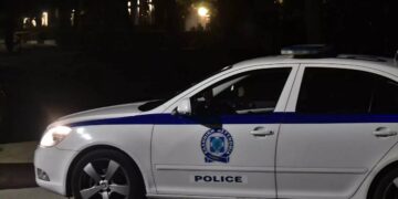 Θεσσαλονίκη: Τους τσάκωσαν με πιστόλι κρότου και κατσαβίδια- Φυγόποινος ο ένας, δήλωσε ψεύτικα στοιχεία στους αστυνομικούς