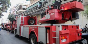 Θεσσαλονίκη: Συναγερμός στην Πυροσβεστική για φωτιά σε διαμέρισμα