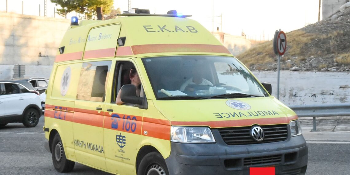 Θεσσαλονίκη: ΙΧ συγκρούστηκε με δίκυκλο στον Βαρδάρη – Ένα άτομο στο νοσοκομείο