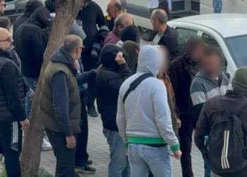 Στα δικαστήρια Θεσσαλονίκης οι 14 από τους συλληφθέντες για αρχαιοκαπηλία – Δείτε βίντεο και φωτογραφίες