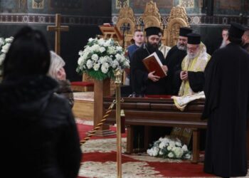 Θεσσαλονίκη: Σε λαϊκό προσκύνημα το σκήνωμα του Άνθιμου – Συρρέουν οι πιστοί