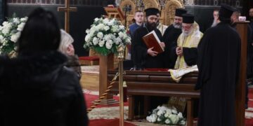 Θεσσαλονίκη: Σε λαϊκό προσκύνημα το σκήνωμα του Άνθιμου – Συρρέουν οι πιστοί