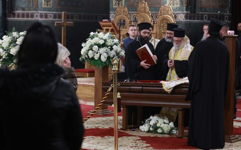 Θεσσαλονίκη: Σε λαϊκό προσκύνημα το σκήνωμα του Άνθιμου – Συρρέουν οι πιστοί