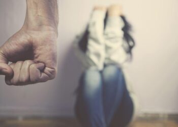 Θεσσαλονίκη: Τη σκότωσε και πήδηξε από το μπαλκόνι