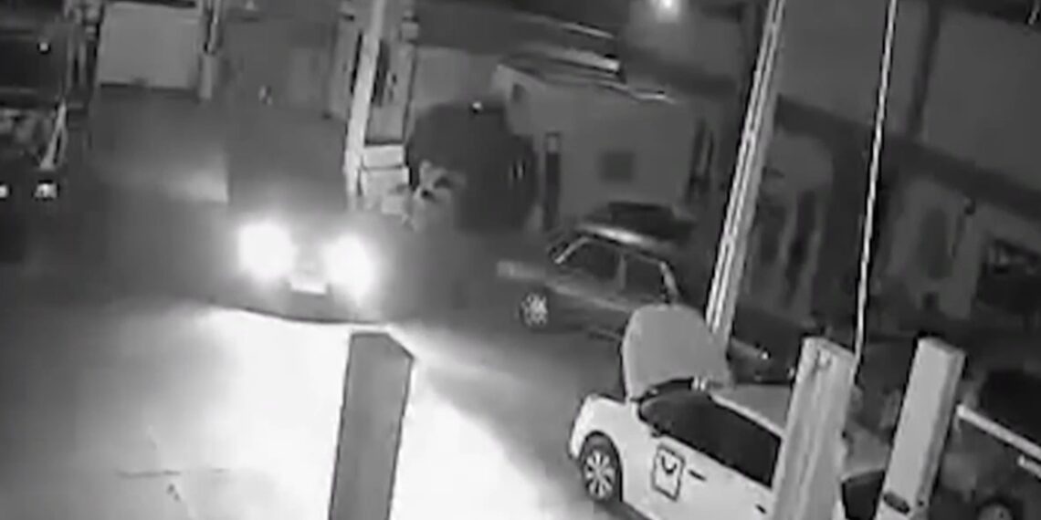 Θεσσαλονίκη: Διέρρηξαν επιχείρηση και έκλεψαν πανάκριβο αγροτικό όχημα μέσα σε 1,5 λεπτό – Βίντεο ντοκουμέντο