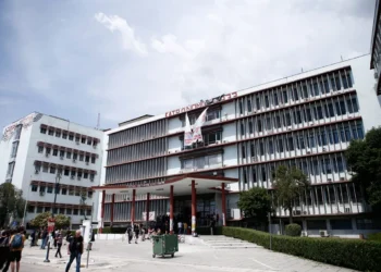 Θεσσαλονίκη: Αστυνομική επιχείρηση εντός του ΑΠΘ σε χώρο που τελούσε υπό κατάληψη