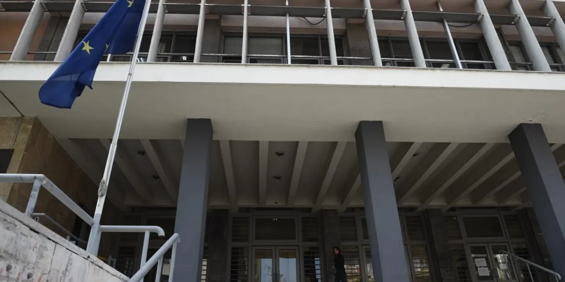 Θεσσαλονίκη: Στο εδώλιο προπονητής κωπηλασίας για τον βιασμό 16χρονης αθλήτριας